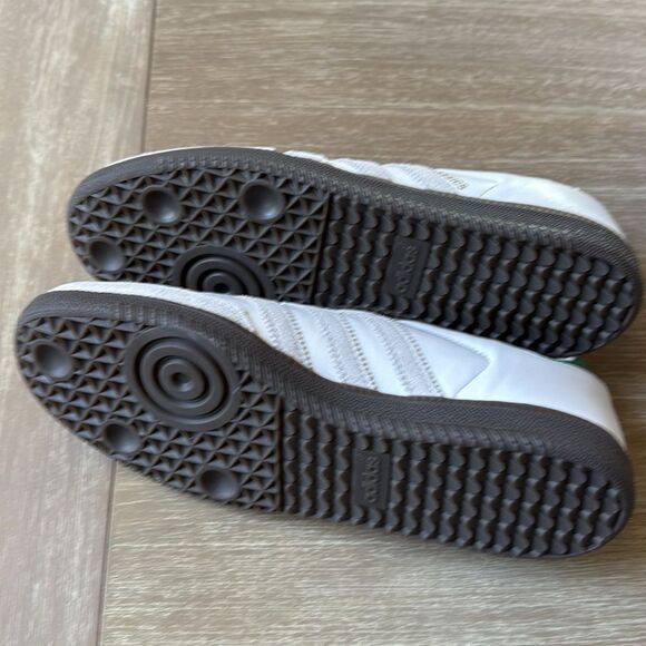 adidas Samba OG
Kith Classics White Green size 9.5 NWT in box - Picture 9 of 12